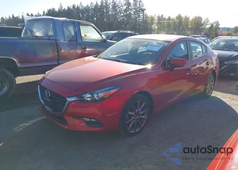 2018 Mazda Mazda3 Touring из США, поврежденный, VIN 3MZBN1V32JM187045